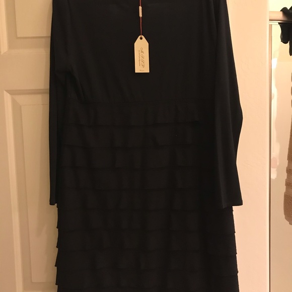 Little Black Dress Fitting Long Sleeve NWT 1x - Picture 2 of 4